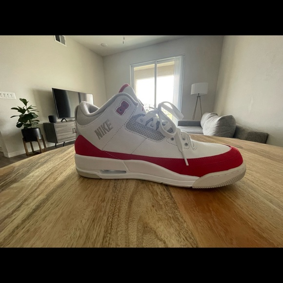 Brand Jordan 3 Retro Tinker White University Red - Picture 7 of 8
